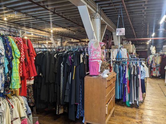 Pixel 19 Vintage Clothing, 2100 W 8th St, Cincinnati, OH 45204, US