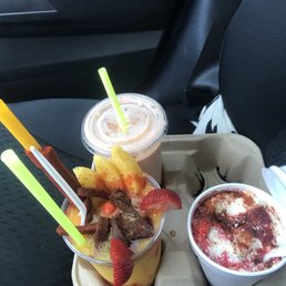 Chamango, (i think?) mamey smoothie, best esquite of my life Chamango, (i think?) mamey smoothie, best esquite of my life