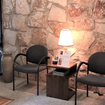 Applied Chiropractic - Our warm reception area. - Chiropractors Near Me - Austin, Texas Applied Chiropractic - Our warm reception area. - Chiropractors Near Me - Austin, Texas