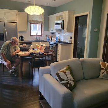 The Outlook Lodge - Guest Houses Near Me - Green Mountain Falls, Colorado