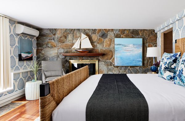 The Cliffside Inn by null