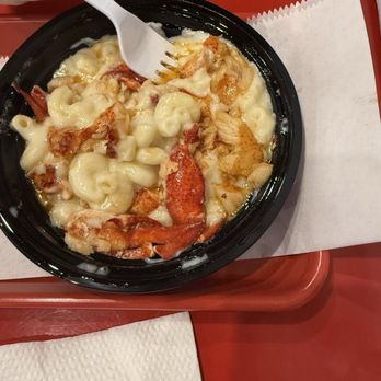 Magic Lobster Roll Co - Naples, Vanderbilt Shoppes - Lobster Mac & Cheese - Sandwiches Near Me - Naples, Florida Magic Lobster Roll Co - Naples, Vanderbilt Shoppes - Lobster Mac & Cheese - Sandwiches Near Me - Naples, Florida