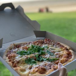 Dragonfired - Margareta pizza at the beach