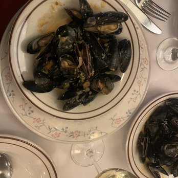 Le Petit Restaurant - Black Mussels - French Near Me - Sherman Oaks, California Le Petit Restaurant - Black Mussels - French Near Me - Sherman Oaks, California