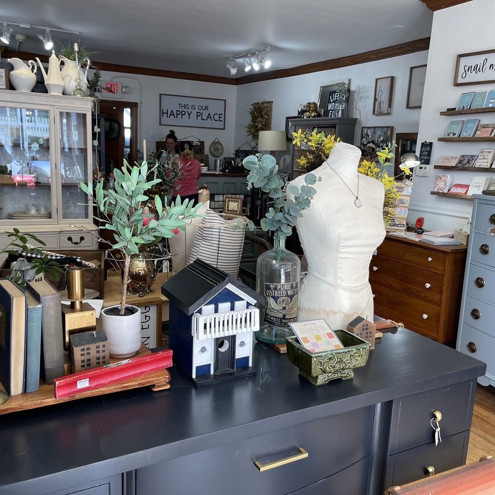 Mabel's Market - Antiques Near Me - Lemont, Illinois Mabel's Market - Antiques Near Me - Lemont, Illinois