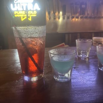 Madison's - Bars Near Me - Beaumont, Texas