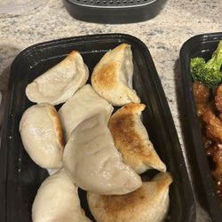Clinton Gourmet - Peking ravioli