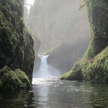 Eagle Creek Trail - punch bowl falls - Hiking Near Me - Bonneville, Oregon