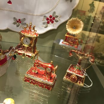 Käthe Wohlfahrt - Shopping Near Me - Berlin, BE