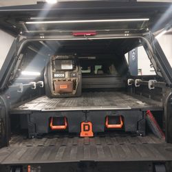 Blue Star Truck Accessories - Decked Drawer System under a Smartcap with added lights