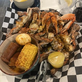 Mr Shucks Seafood - 6 crab feast - Seafood Near Me - St. Simons Island, Georgia