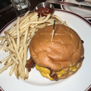 Carlyle - Bacon Cheeseburger - New American Near Me - Arlington, Virginia