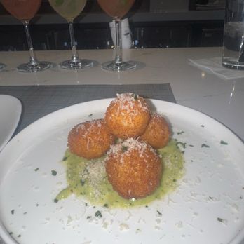 Cooper's Hawk Winery & Restaurant - Wine Bars Near Me - Avondale, Arizona