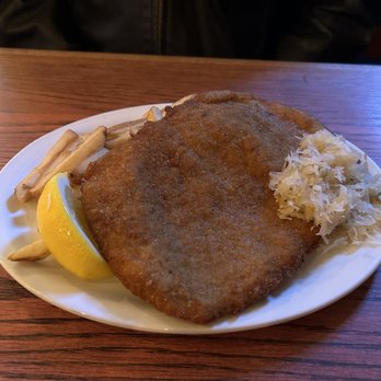 Gilly's Pubhouse - a fish and chips meal - Pubs Near Me - Stratford, Ontario