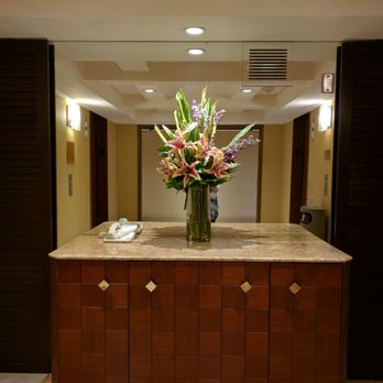 Long Beach Marriott - Lovely decor in the hallway - Hotels Near Me - Long Beach, California Long Beach Marriott - Lovely decor in the hallway - Hotels Near Me - Long Beach, California