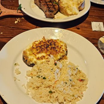 LongHorn Steakhouse - New york Steak and Filet mignon with Parmesan Crusted topping - Steakhouses Near Me - Niagara Falls, New York