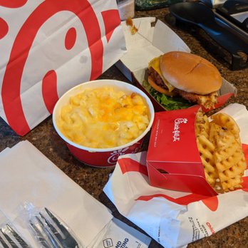 Chick-fil-A - Deluxe Chicken Sandwich, Waffle Fries, Mac n Cheese - Chicken Shop Near Me - Tucson, Arizona