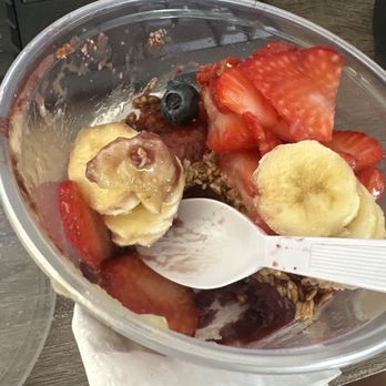 Caffeine Queens - Berry acai bowl - Coffee & Tea Near Me - Lakeside, California