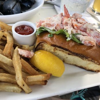 Red 36 - Cold lobster roll, amazing! - Seafood Near Me - Mystic, Connecticut