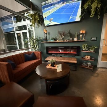 Salted Rim Bar & Kitchen - Lounge area - Cocktail Bars Near Me - University Place, Washington Salted Rim Bar & Kitchen - Lounge area - Cocktail Bars Near Me - University Place, Washington