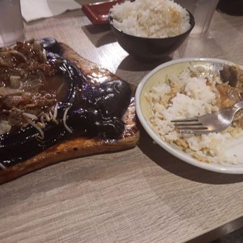Sushi Fu - I apologize for the low quality but you can see the amount of liquid leaking from my dish. - Sushi Bars Near Me - Port Coquitlam, British Columbia Sushi Fu - I apologize for the low quality but you can see the amount of liquid leaking from my dish. - Sushi Bars Near Me - Port Coquitlam, British Columbia