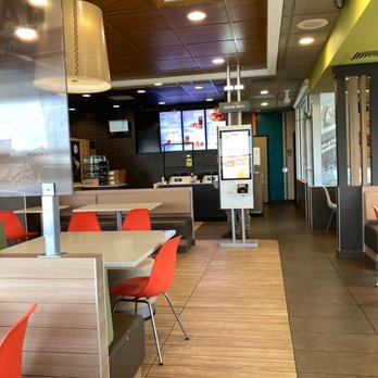 McDonald's - Inside the restaurant - Fast Food Near Me - New Baden, Illinois