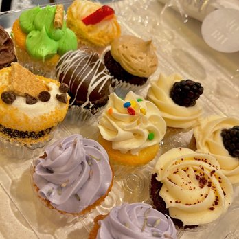 Bakehouse 46 - Mini cupcakes - Cupcakes Near Me - Ann Arbor, Michigan