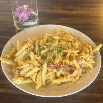 The Happy Plates - Hawaiian mac and cheese - Breakfast & Brunch Near Me - Manteca, California The Happy Plates - Hawaiian mac and cheese - Breakfast & Brunch Near Me - Manteca, California