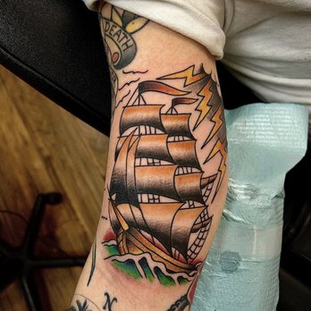 Wolf And Flame Tattoo - Tattoo Near Me - Pinellas Park, Florida Wolf And Flame Tattoo - Tattoo Near Me - Pinellas Park, Florida