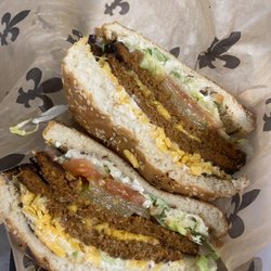 YAMAS FOOD - Hot sausage patty on bun