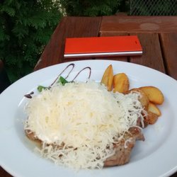 Vladimír Zelinger - Would you like some steak with your cheese?