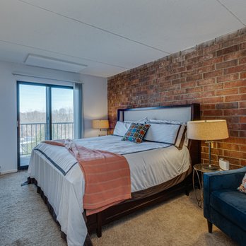 Concierge - Apartments Near Me - Rocky Hill, Connecticut