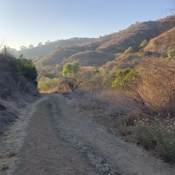 Arroyo Pescadero Park - Hiking Near Me - Whittier, California