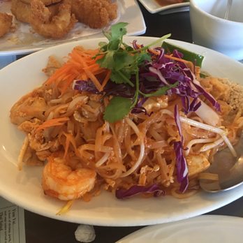 Thai Kitchen - Pad Thai with shrimp & tofu - Thai Near Me - American Canyon, California Thai Kitchen - Pad Thai with shrimp & tofu - Thai Near Me - American Canyon, California