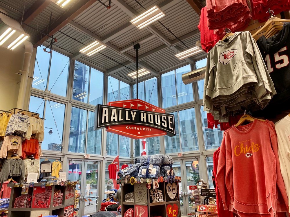 RALLY HOUSE POWER & LIGHT - Updated November 2024 - 24 Photos & 15 - Rally House Texas Avenue Crossing Photos