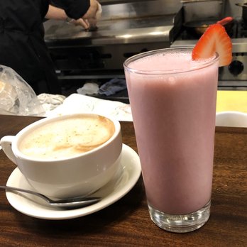 Cafe Bonjour - Serene Smoothie/ Latte - Breakfast & Brunch Near Me - Boston, Massachusetts
