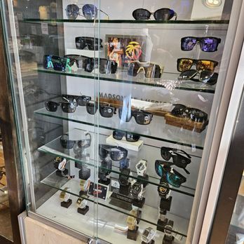 Tillys - Sunglass - Women's Clothing Near Me - Burbank, California Tillys - Sunglass - Women's Clothing Near Me - Burbank, California