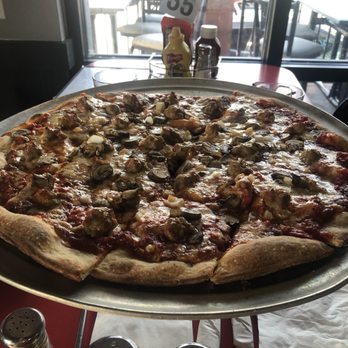 Paulie's Pub and Eatery - Fresh Pizza - Pubs Near Me - West Allis, Wisconsin