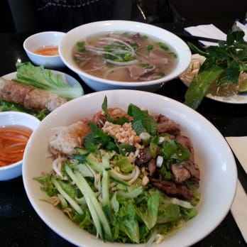Pho Linh - Phenomenal pho and BBQ pork vermicelli - Vietnamese Near Me - Toronto, Ontario Pho Linh - Phenomenal pho and BBQ pork vermicelli - Vietnamese Near Me - Toronto, Ontario