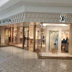 Louis Vuitton Short Hills - Store Photo