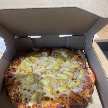 Canyon Pizza - Kids cheese pizza with fresh cut pineapple added - Pizza Near Me - St. George, Utah Canyon Pizza - Kids cheese pizza with fresh cut pineapple added - Pizza Near Me - St. George, Utah