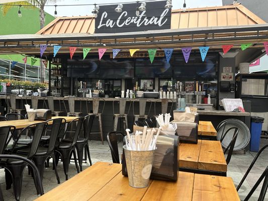 La Central Beer & Wine Garden by null