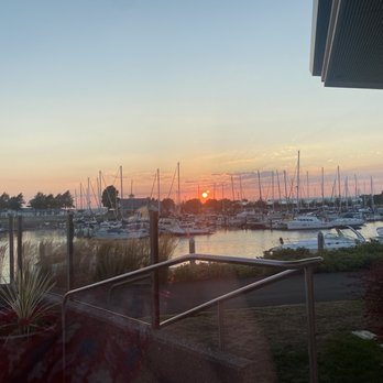 Anthony's Hearthfire Grill – Squalicum Harbor - Harbor view - Seafood Near Me - Bellingham, Washington Anthony's Hearthfire Grill – Squalicum Harbor - Harbor view - Seafood Near Me - Bellingham, Washington