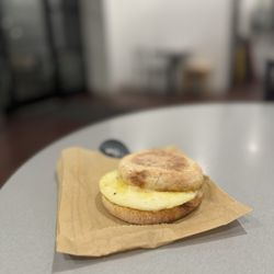 MOKA - Egg, pesto, provolone English muffin