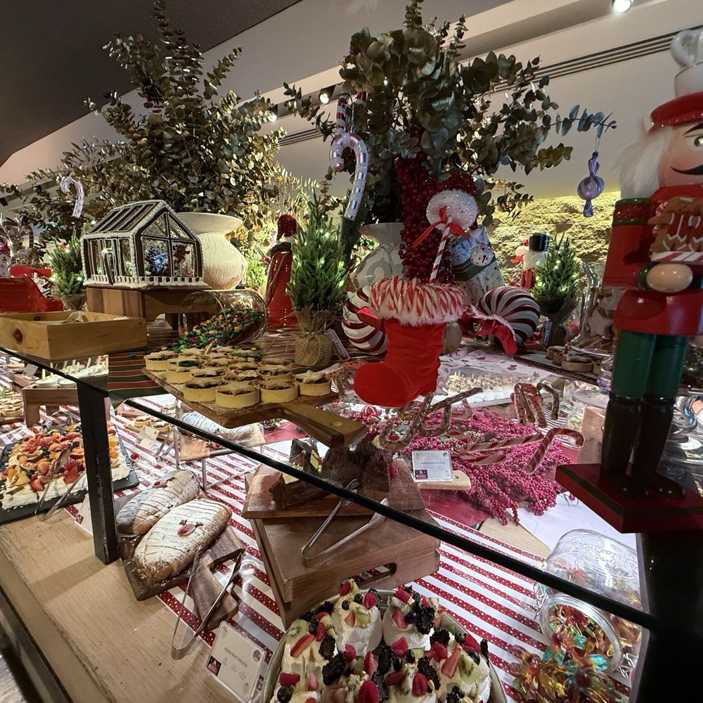 Hyatt Regency Sydney - Christmas Dessert - Hotels Near Me - Sydney, NSW Hyatt Regency Sydney - Christmas Dessert - Hotels Near Me - Sydney, NSW