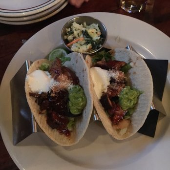 Queens Bully - Taco appetizer with smoked chicken - Gastropubs Near Me - Forest Hills, New York