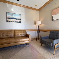 Warr Acres Dental Group - Lobby