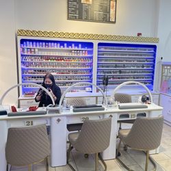 Natural Nails & Spa