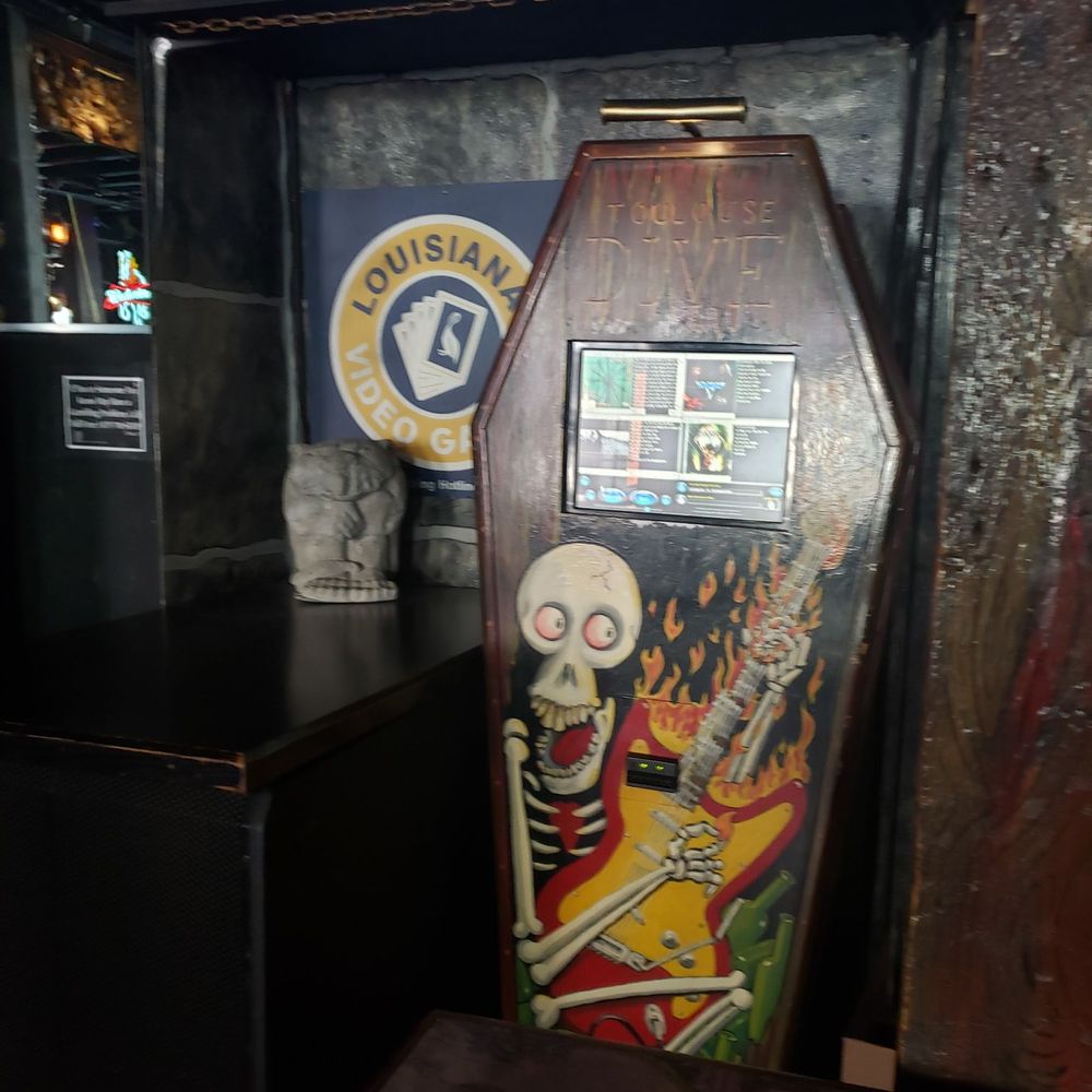 Toulouse Dive Bar - Julebox! - Dive Bars Near Me - New Orleans, Louisiana Toulouse Dive Bar - Julebox! - Dive Bars Near Me - New Orleans, Louisiana