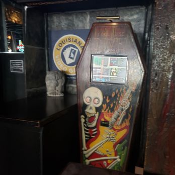 Toulouse Dive Bar - Julebox! - Dive Bars Near Me - New Orleans, Louisiana